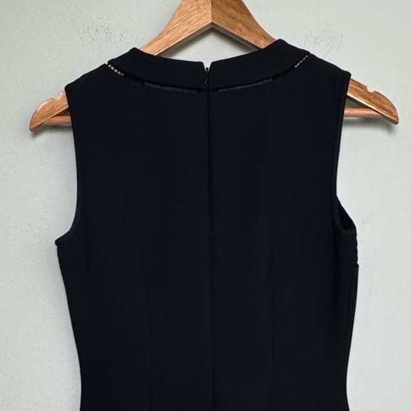 Diane Von Furstenberg Maureen Dress‎ LBD Laser Cut
Flounce Dress Size 2 - Picture 8 of 14